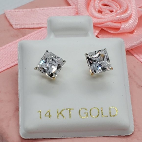 14 KT Yellow Gold Screw Backing Stud Earrings - Picture 7 of 9